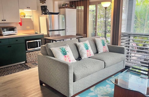 Punaluu Condo | #43 Studio Queen Bed, Sofa Sleeper