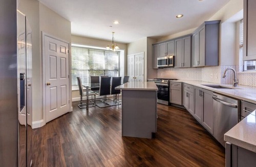 Valley Ranch House | 431 Southridge Way · Blissful 4 Bedroom Home with Jacuzzi Tub