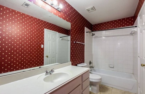 Valley Ranch House | 431 Southridge Way · Blissful 4 Bedroom Home with Jacuzzi Tub