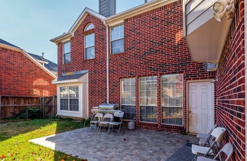 Valley Ranch House | 431 Southridge Way · Blissful 4 Bedroom Home with Jacuzzi Tub