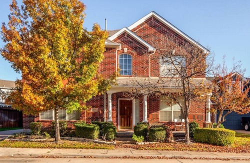 Valley Ranch House | 431 Southridge Way · Blissful 4 Bedroom Home with Jacuzzi Tub