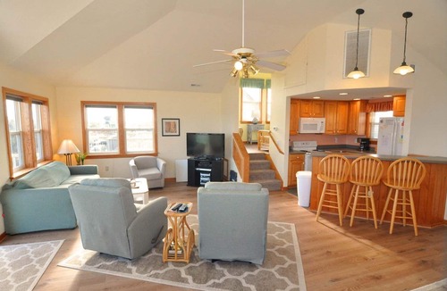 Nags Head House | 433 Water-Front w/Multi-Level Decking & Hot Tub