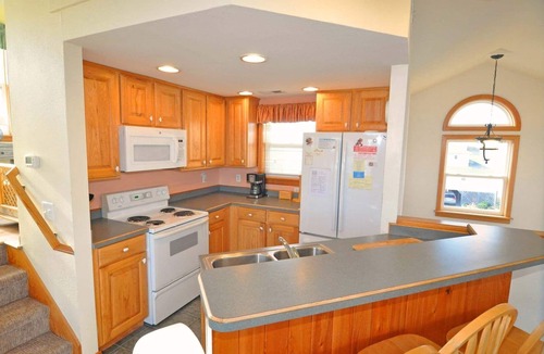 Nags Head House | 433 Water-Front w/Multi-Level Decking & Hot Tub