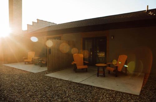 Michigan City Hotel | 4411 Inn & Suites