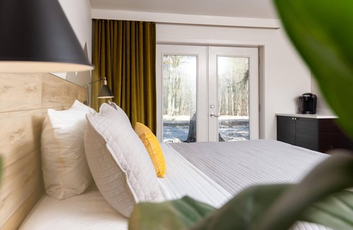 Michigan City Hotel | 4411 Inn & Suites