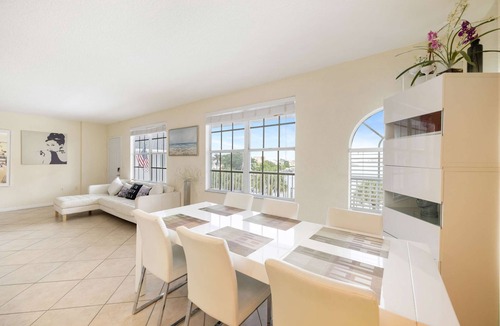 Clearwater Beach Apartment | 445 Clearwater Hamden