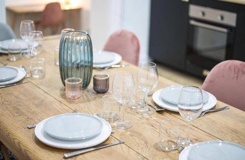 17th Arrondissement Apartment | 45 m² Apartment ∙ 3 bedrooms ∙ 8 guests
