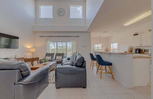 Highgate Park Villa | 455 - Stunning 5 Bed Villa with South Facing Pool and Spa