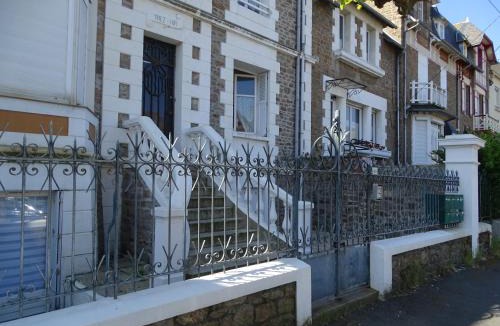 Courtoisville-Sillon-Moka Apartment | 46 Avenue Pasteur