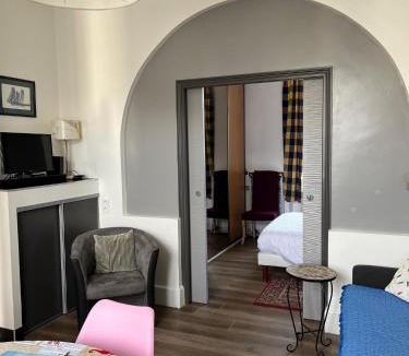 Courtoisville-Sillon-Moka Apartment | 46 Avenue Pasteur