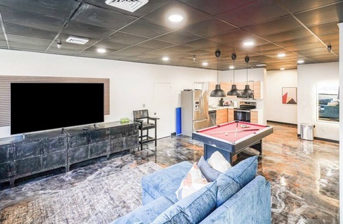 North Oakland Apartment | 461 Melwood Suites Unit 101 2Bed/2Bath