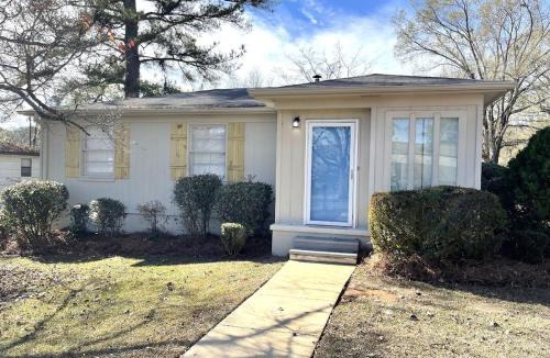 New Castle House | 465 Gene Reed Rd