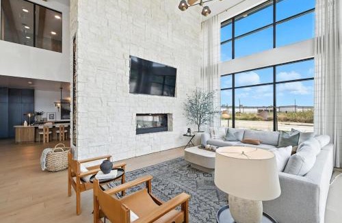 Fort Worth Apartment | 47 Chic 1Bedroom, Pool, Gym & Yoga Studio, Near Stockyards