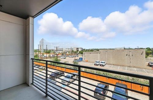 Fort Worth Apartment | 47 Chic 1Bedroom, Pool, Gym & Yoga Studio, Near Stockyards