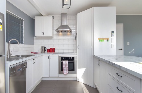 Pukekohe House | 47 Hooper Ave Pukekohe, SLEEPS 13