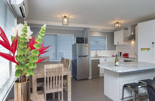 Pukekohe House | 47 Hooper Ave Pukekohe, SLEEPS 13