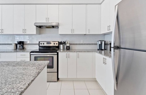 The Blue Mountains House | 48 Snowbridge: Free Shuttle to BM Village