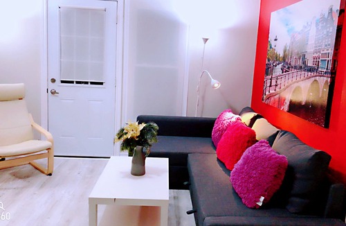 Walkerville Condo | 482# Two-bedroom apartment near the border tunnel
