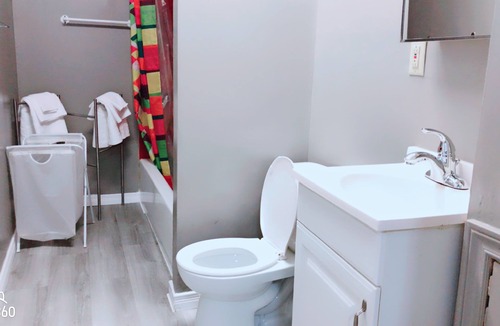 Walkerville Condo | 482# Two-bedroom apartment near the border tunnel