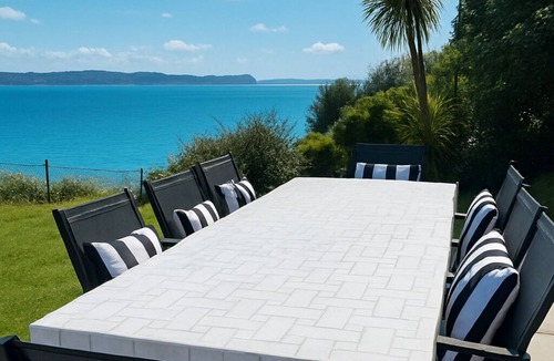 Stanmore Bay House | 49 Cliff Retreat