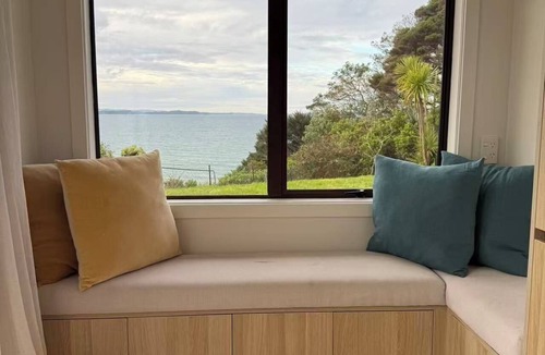 Stanmore Bay House | 49 Cliff Retreat