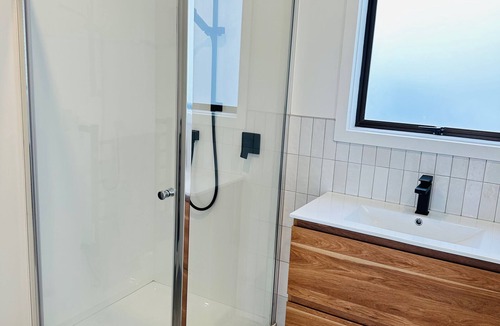 Stanmore Bay House | 49 Cliff Retreat