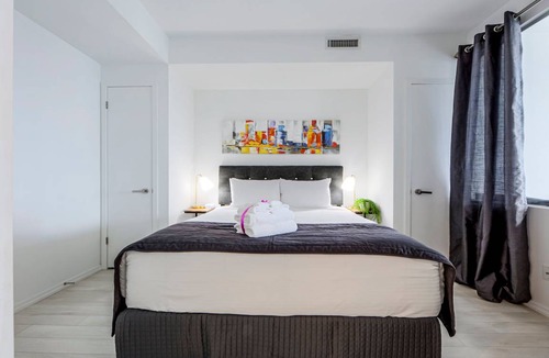 Bay Street Corridor Apartment | 49 m² Apartment ∙ 2 bedrooms ∙ 4 guests
