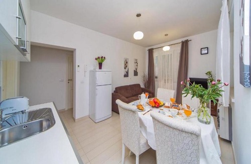 Pile Apartment | 4B Apartments
