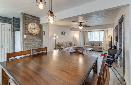 Weatherford House | 4B House with Premium Amenities
