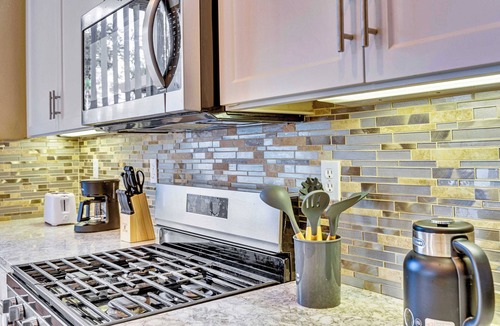 Fontana House | 4B Summit Haven Retreat｜Garage access｜Dedicated Workspace｜Pets Allowed #42360
