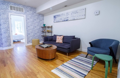 Roxbury Apartment | 4BD 1.5BTH Sunny Apt in Roxbury