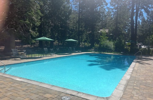 Lake Forest House | 4BD/3BA Northshore Condo Lakeview 2 Master Suites Sleeps up to 8 Great Value