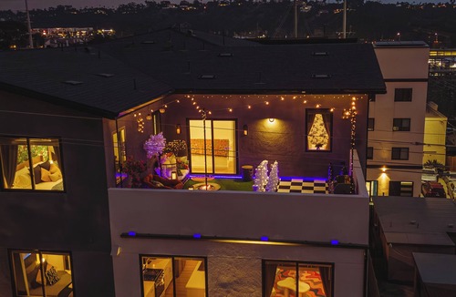 Morena Apartment | 4BD/4BA Penthouse 2-story Condo w/Garden Oasis Sunsets