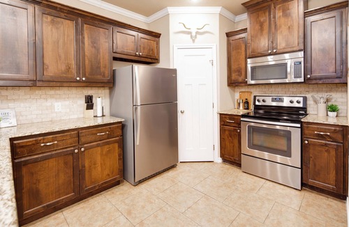 Quail Run Estates House | 4bd/4bath w/Community Pool & Beach Volleyball - 6mins to Kyle Field