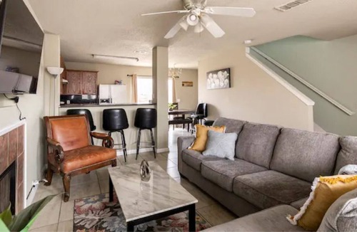 Dallas House | 4BD-KingBed-Remote Workspace