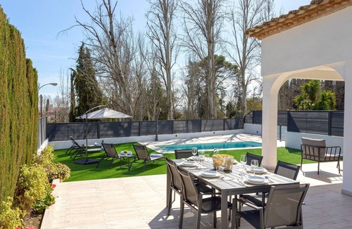 Distrito Norte Sierra Villa | 4BD Private Pool Villa in Córdoba. El Brillante
