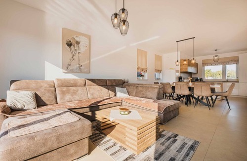 Mali Vareski Villa | 4BD villa with swimming pool and playground close to Duga uvala beach