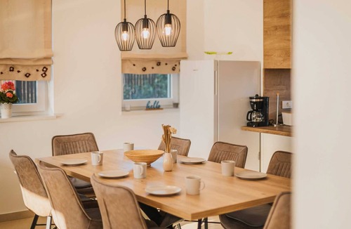 Mali Vareski Villa | 4BD villa with swimming pool and playground close to Duga uvala beach