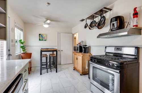 South Arlington House | 4BDRM 2BTH - PRIVATE HEATED 15' SWIM SPA & HOT TUB, FENCED YARD, FIRE PIT, SWING