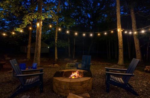 Lackawaxen Ski Chalet | 4BDRM Games Family Frndly Fire Pit Masthope