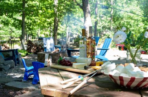 Lackawaxen Ski Chalet | 4BDRM Games Family Frndly Fire Pit Masthope