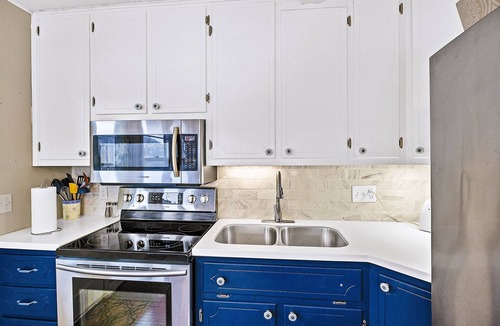 Roach House | 4Bdrm-Private Dock-Near The Cave & Cap't Rons-INSANE VIEW!