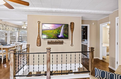 Roach House | 4Bdrm-Private Dock-Near The Cave & Cap't Rons-INSANE VIEW!