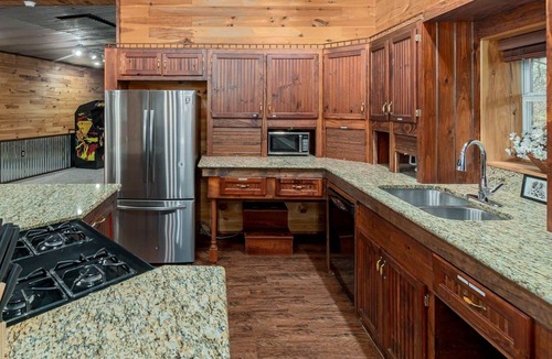 Gordonville House | 4Bdrm w/ Pool Table Fish & Swim at House Texoma
