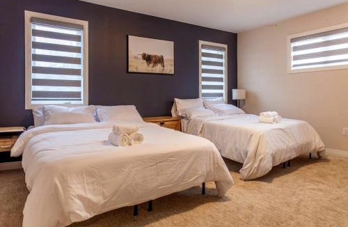 Niagara Falls House | 4Bed&25 Bath Brand new,Niagara Falls,Sleeps12
