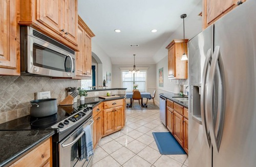 Wellborn House | 4bed 3bath Close2a M Santa s Wonderland Hospital L2 EV