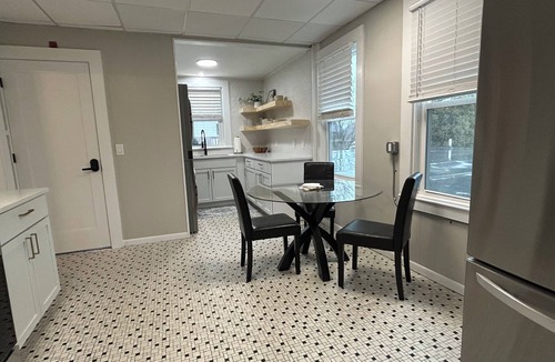 Fifth Ward House | 4Bed/3Bath Downtown Newport w/Rooftop Deck