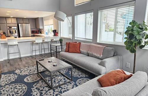 Marina Peninsula Apartment | 4Bed 4Bath Venice/MDR Beach PH