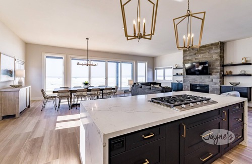 Tiny Cottage | 4bed 5bath brand new beach house in Tiny! West Exposure! Sunsets! Hot tub!