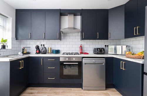 Milton Keynes House | 4bed|Contractors|Long Stays